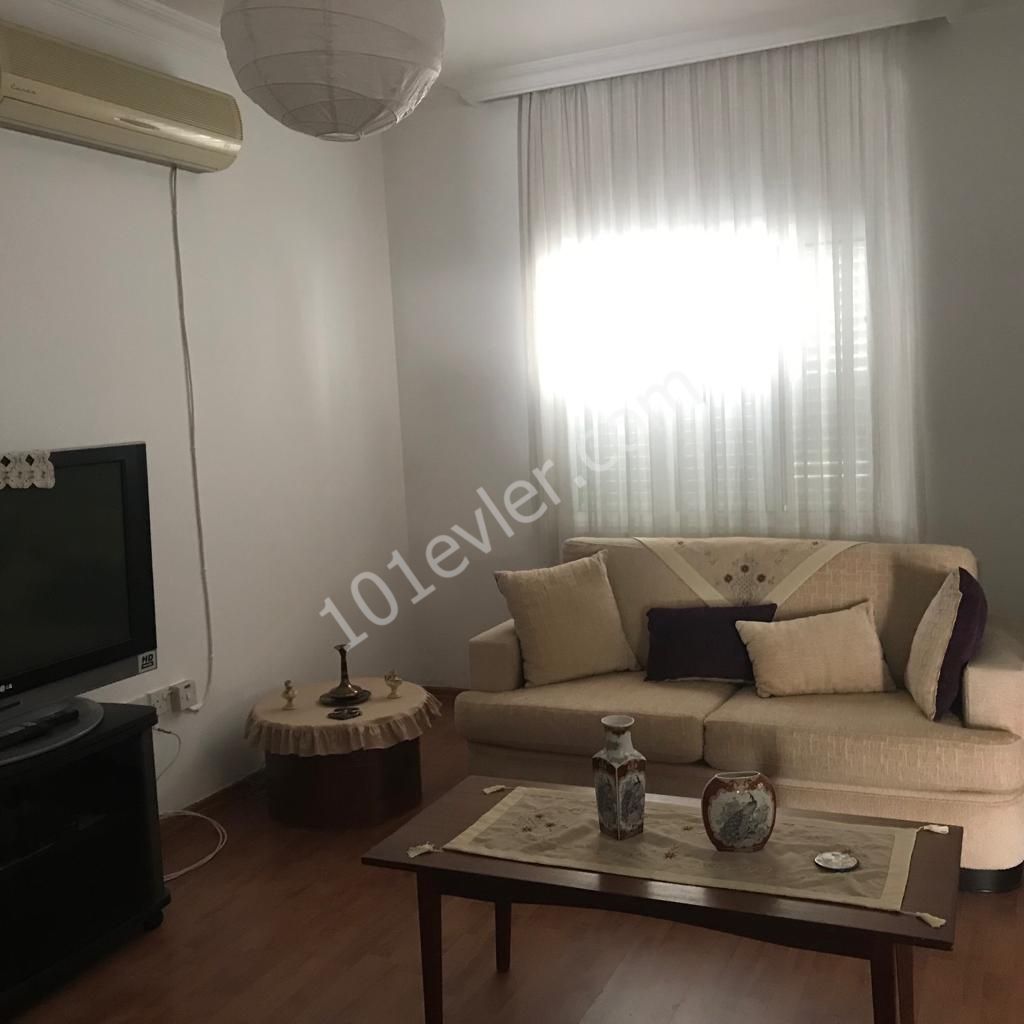 Lefkoşa Gönyeli belediyesine 5 dk yurume mesafesinde kiralık 3+1 daire  