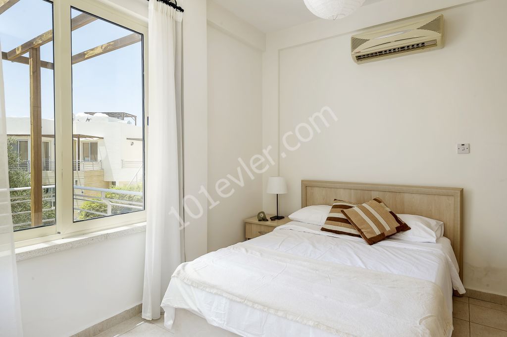 Penthouse Holiday Apartment with Private Roof Terrace, Esentepe, Girne