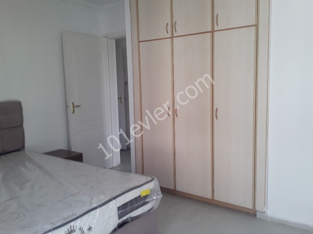 GİRNE MERKEZ'DE 3+1 EŞYALI KİRALIK DAİRE