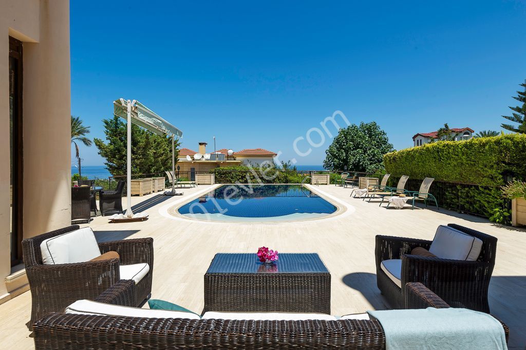 7 Bedroom Luxury Villa for Sale in Bellapais