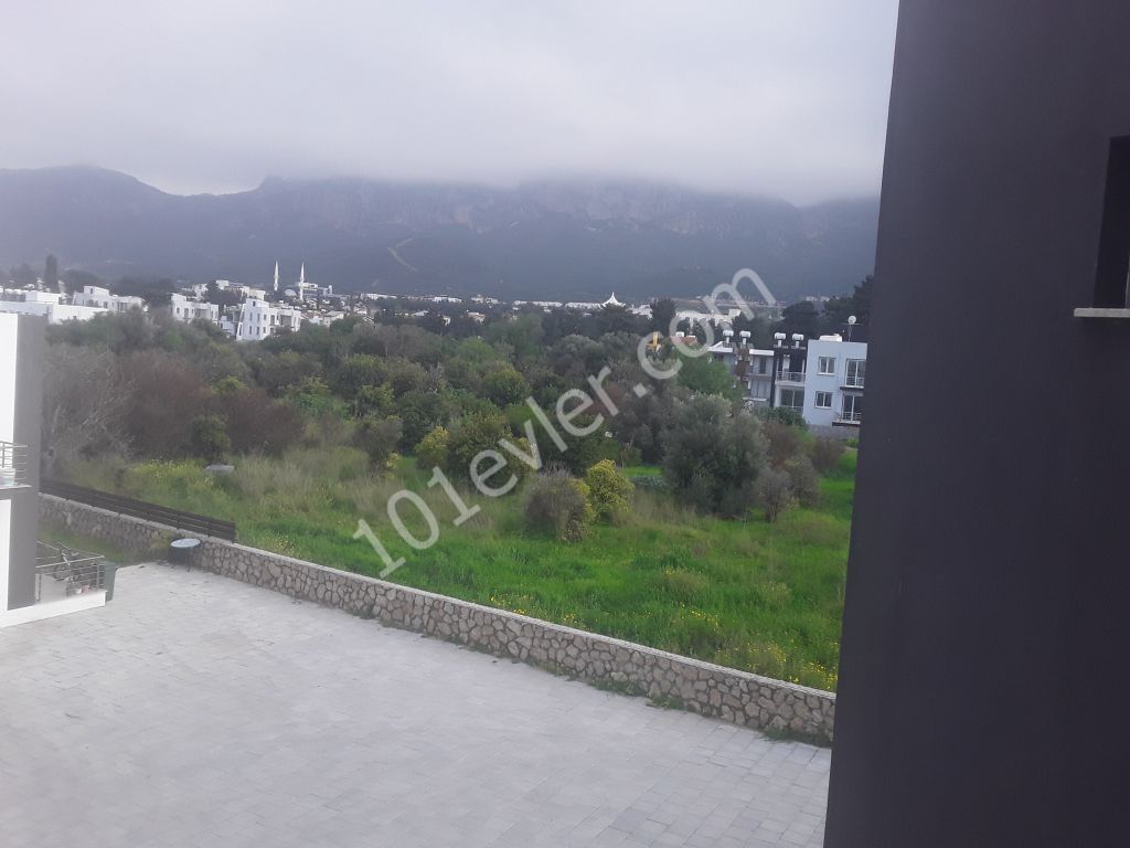 Flat To Rent in Karaoğlanoğlu, Kyrenia