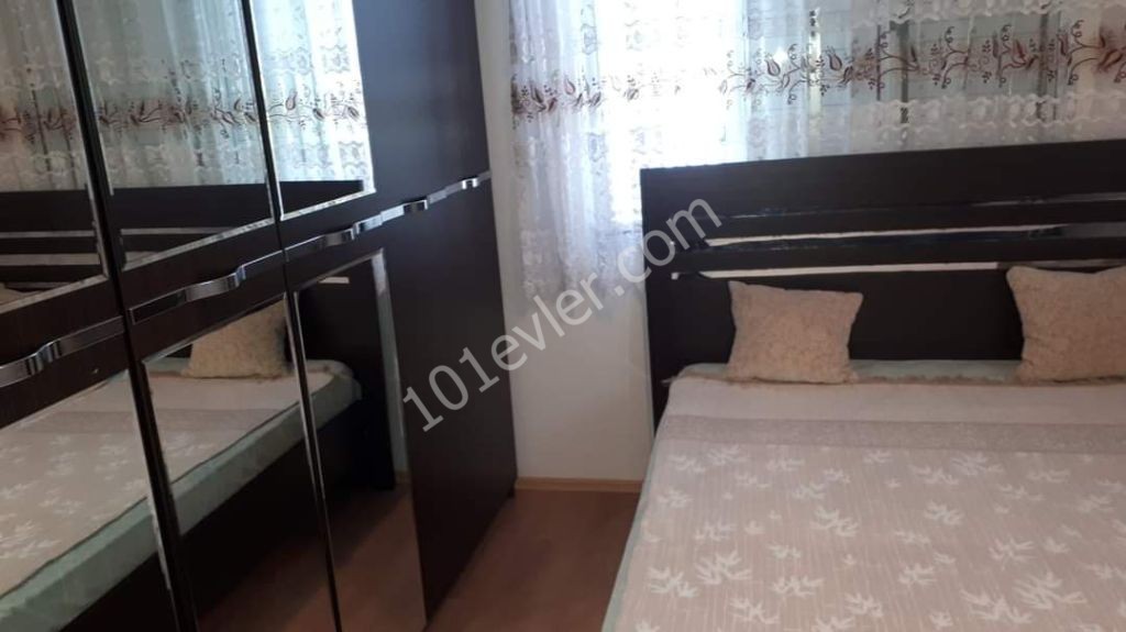 ‼Girne merkezde Acil SATILIKTIR ‼‼‼ 3+1  120 metrekare  2.kat  Çok temiz ve bakımlı  dairemiz  satılıktır.  69.900 sterlin.  Îletişim 05338422526 Münübe Karaosmanoglu