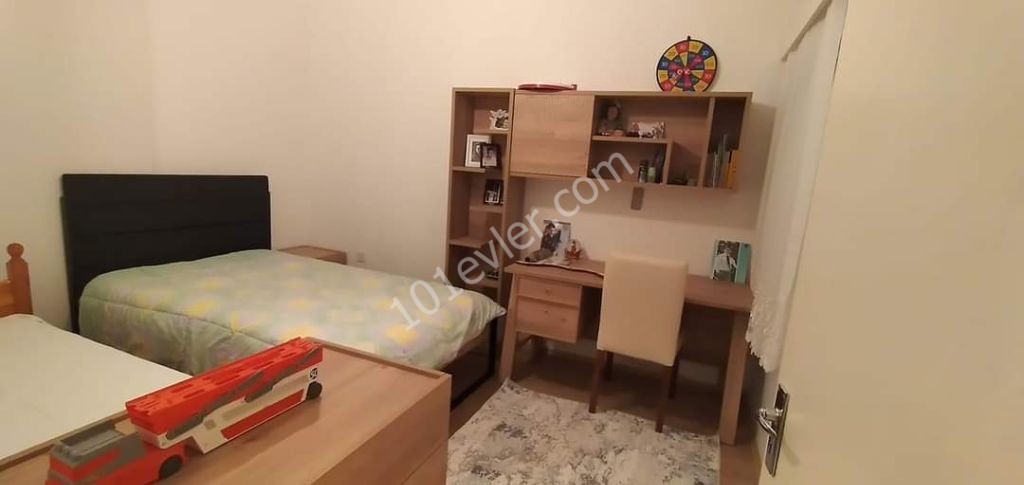 ‼Girne merkezde Acil SATILIKTIR ‼‼‼ 3+1  120 metrekare  2.kat  Çok temiz ve bakımlı  dairemiz  satılıktır.  69.900 sterlin.  Îletişim 05338422526 Münübe Karaosmanoglu