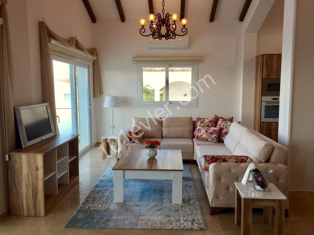 ZERO luxury villas FOR SALE IN Esentepede are built on a plot of 180 m2 3 + 1 Es Deceger 1200 m2. The cob connected to electricity and water is ready for operation. He's back in full swing. Heating and cooling system is available. £260,000. ** 