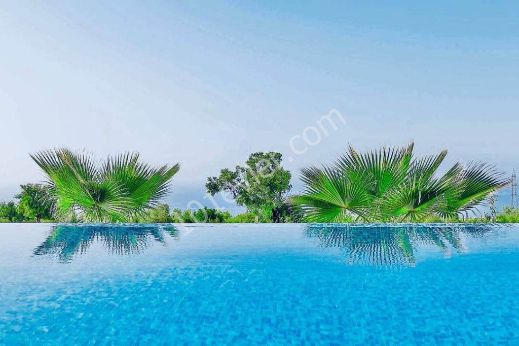 ZERO luxury villas FOR SALE IN Esentepede are built on a plot of 180 m2 3 + 1 Es Deceger 1200 m2. The cob connected to electricity and water is ready for operation. He's back in full swing. Heating and cooling system is available. £260,000. ** 