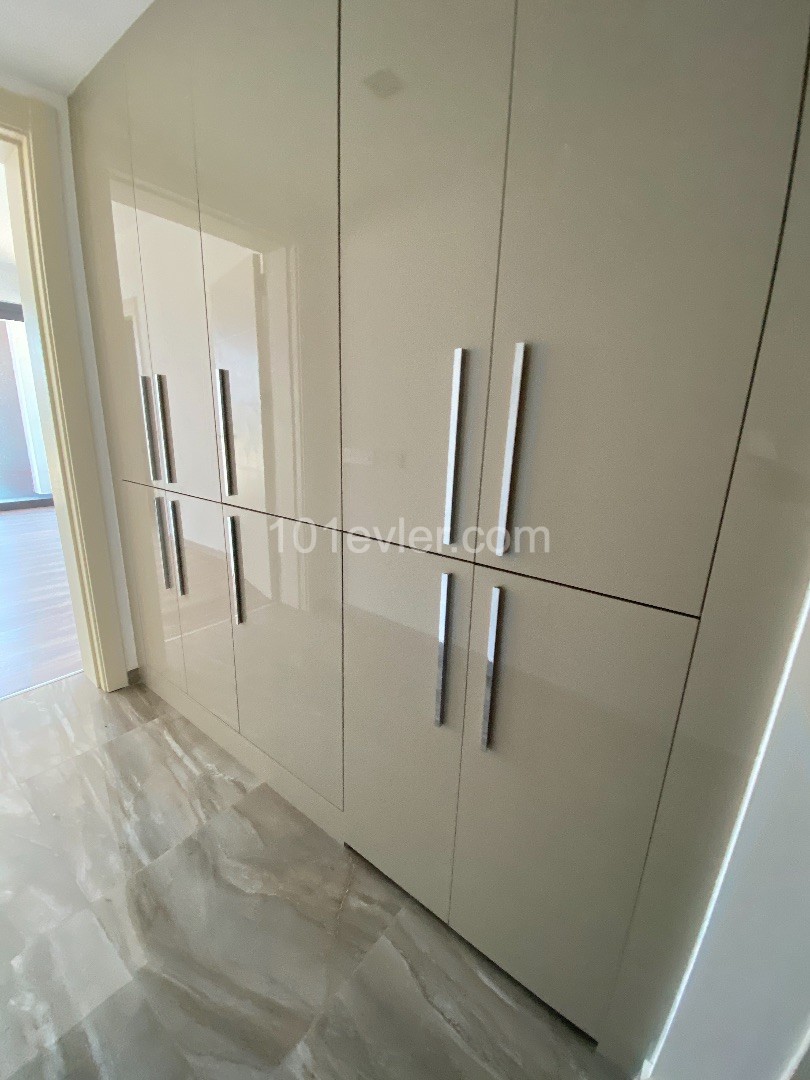 3+1 DUBLEKS ÖZEL HAVUZLU, ÖZEL ASANASÖRLÜ JAKUZİLİ EN-SUITE-BANYO PENTHOUSE