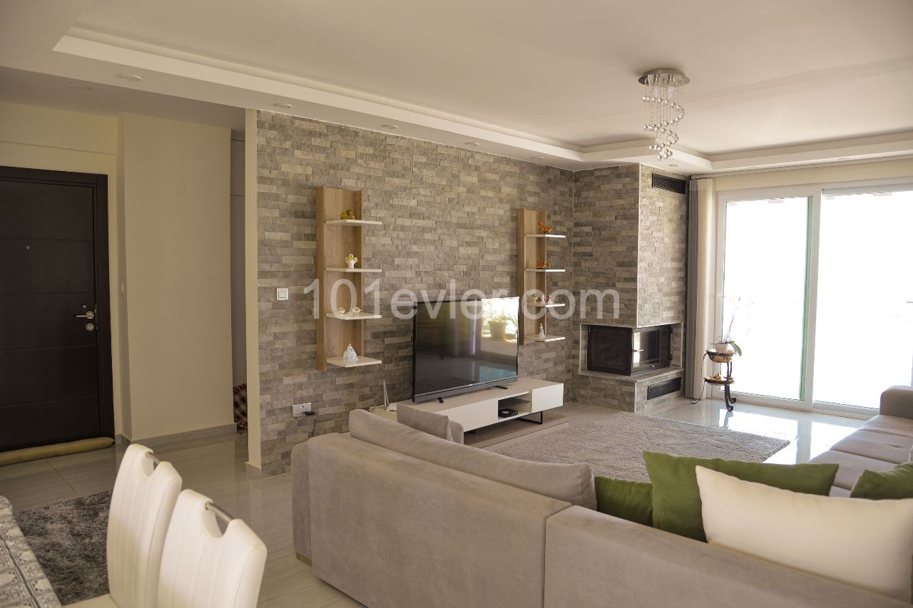 Penthouse For Sale in Girne Merkez, Kyrenia