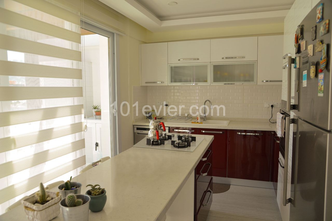 Penthouse For Sale in Girne Merkez, Kyrenia