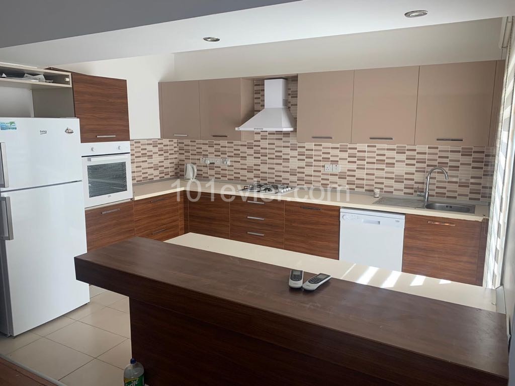 Luxury 3+1 flat for rent in the center of Kyrenia ** 
