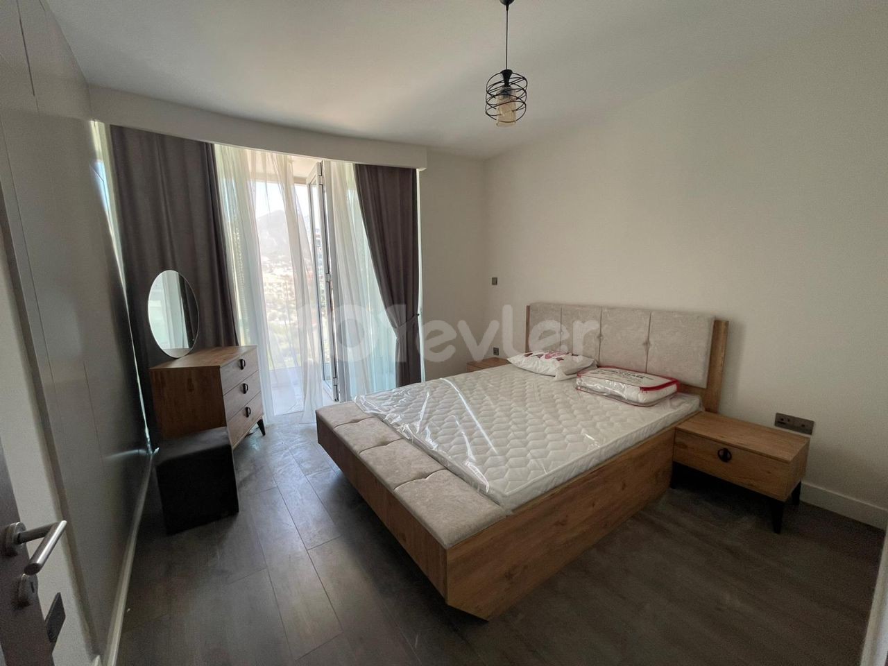 FULLY FURNISHED LUXURY 2+1 IN GIRNE CENTER WITH PRIVATE UNDERGROUND PARKING AREA