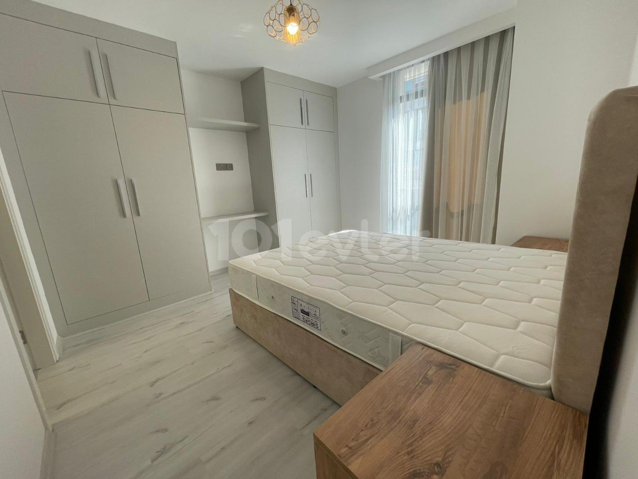 BRANDNEUE LUXUS EN-SUITE MIT SCHWIMMBAD, SAUNA, GYM, KINO, SPA & PRIVATPARKPLATZ IN KYRENIA 2+1 ** 