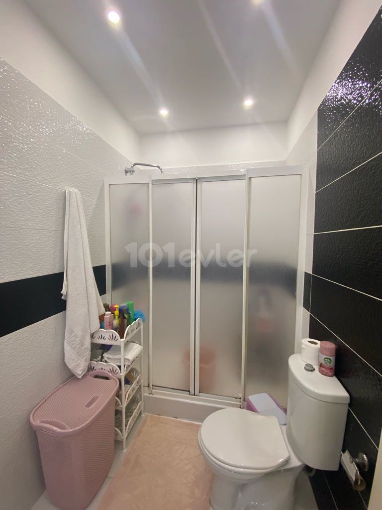 Girne kaşkarkort bölgesinde 3+1 lüks full eşyalı kiralık daire 