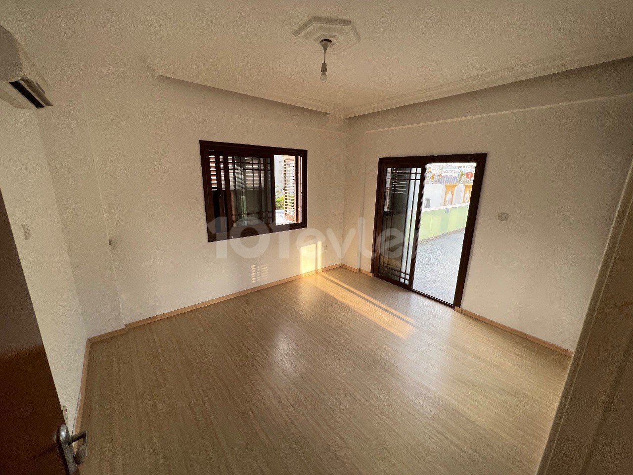 KYRENIA CENTRAL LARGE 3 + 2 APARTMENT FOR SALE ** 