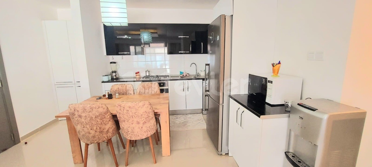 Flat For Sale in Yukarı Girne, Kyrenia