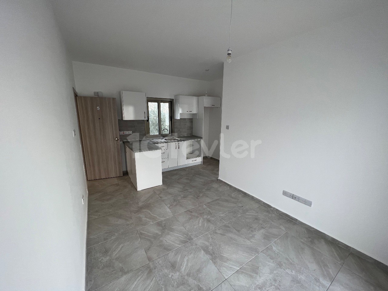 Flat For Sale in Zeytinlik, Kyrenia