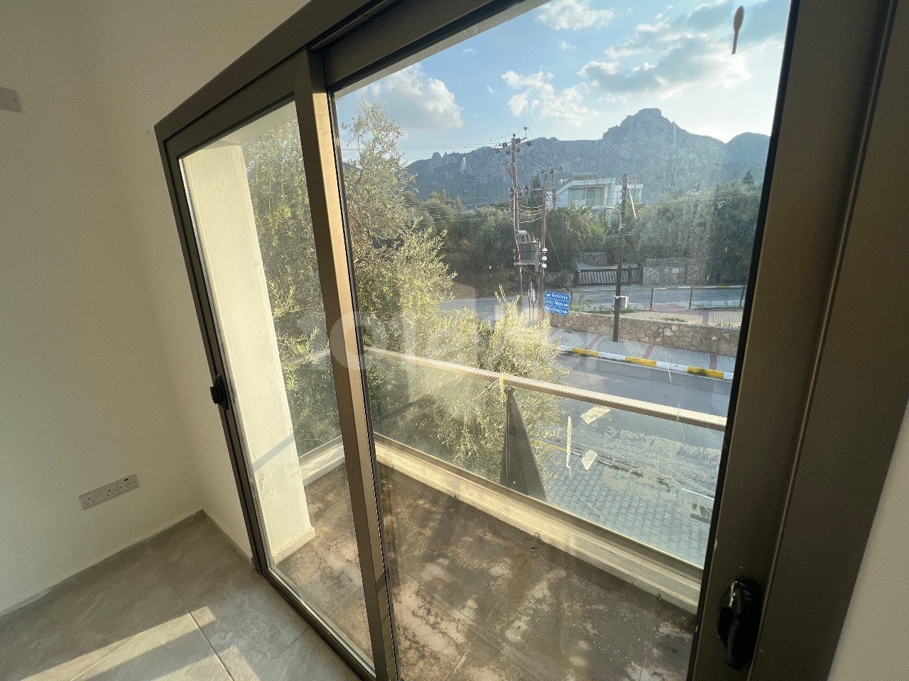 Flat For Sale in Zeytinlik, Kyrenia