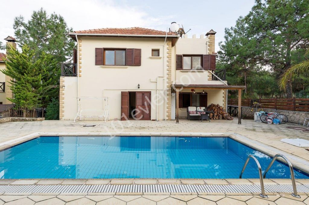 3 Bed Villa with Pool