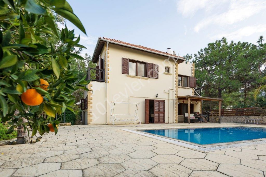 3 Bed Villa with Pool