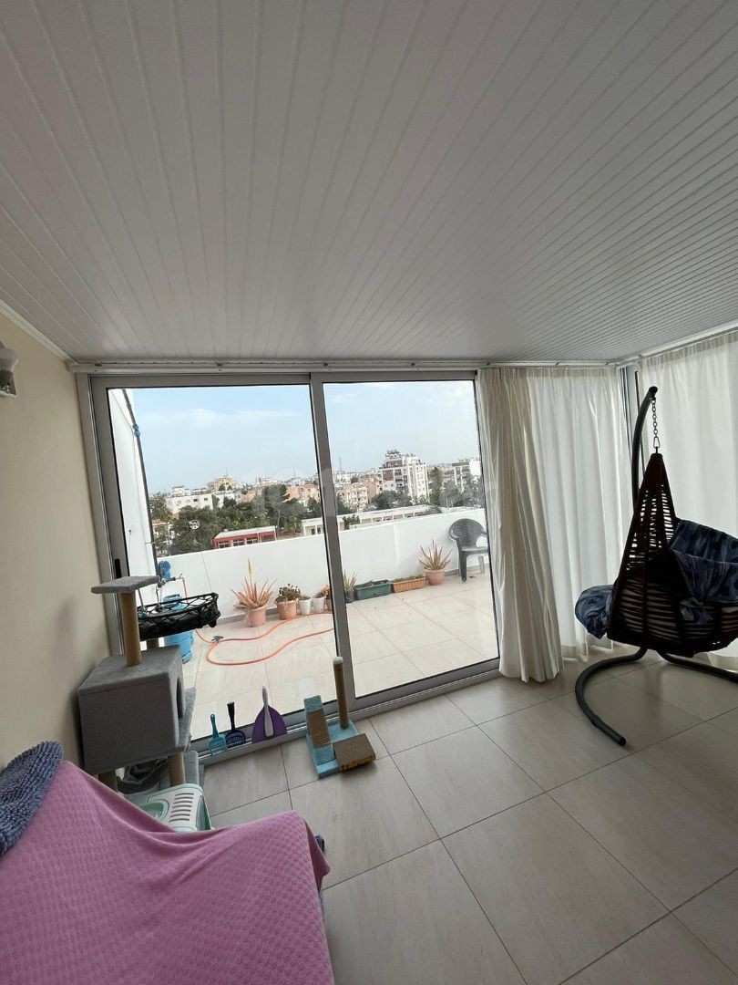 GAZIMAGUSA MERKEZDE SATILIK 2+1 PENTHOUSE DAIRE - FOR SALE 2+1 PENTHOUSE APARTMENT IN FAMAGUSTA CITY CENTER