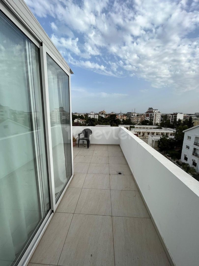 GAZIMAGUSA MERKEZDE SATILIK 2+1 PENTHOUSE DAIRE - FOR SALE 2+1 PENTHOUSE APARTMENT IN FAMAGUSTA CITY CENTER