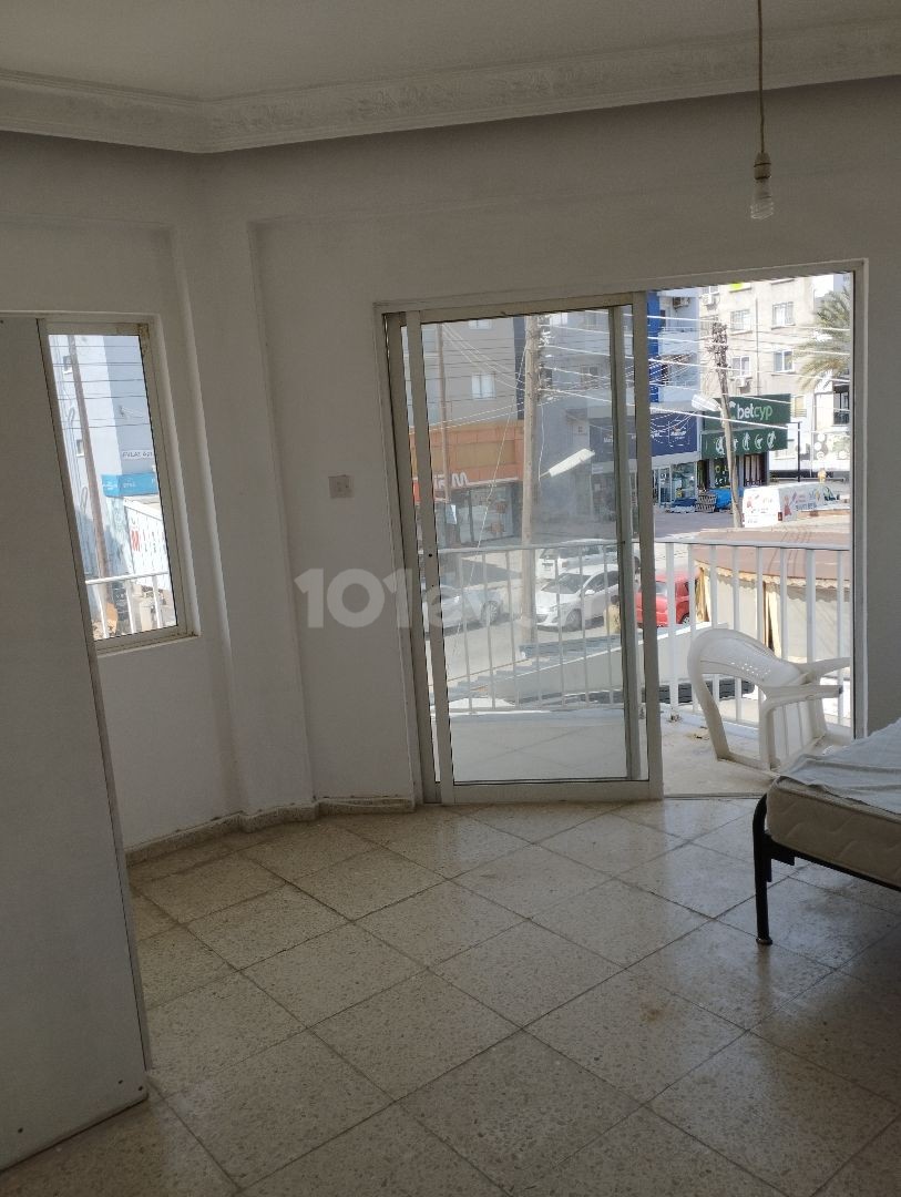 Salamis road for rent