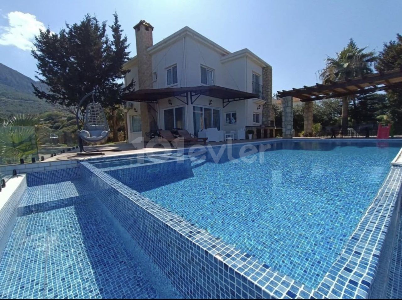 Peaceful Villa in Zeytinlik, the Most Special Region of Kyrenia! Villa Promising Peace and Tranquility in Zeytinlik, Kyrenia's Most Special Area!