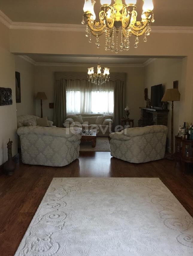 5+1 Villa for Sale in Bosphorus