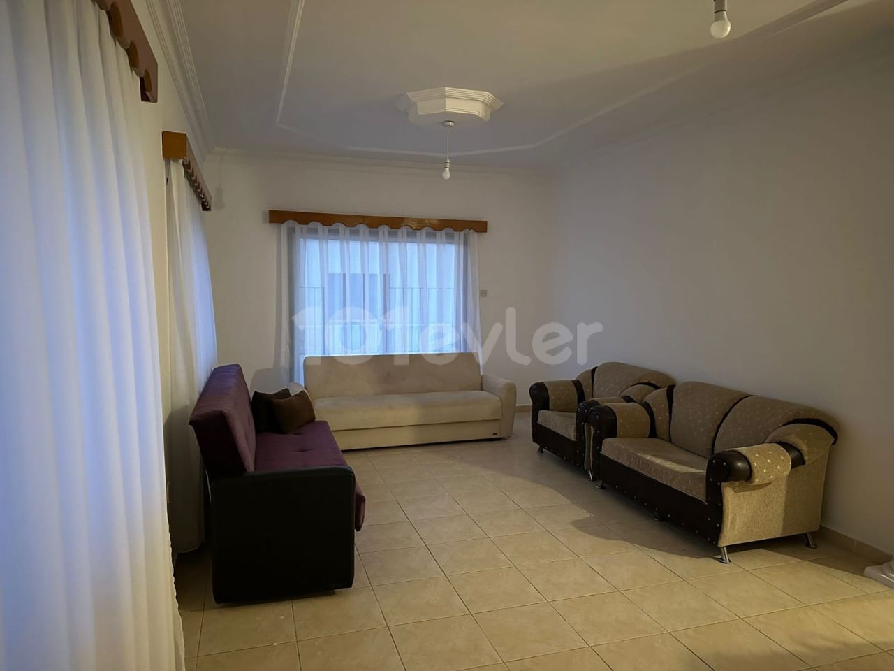 GAZİMAĞUSA KARAKOL MAHALLESİNDE KİRALIK 3+1 DAİRE