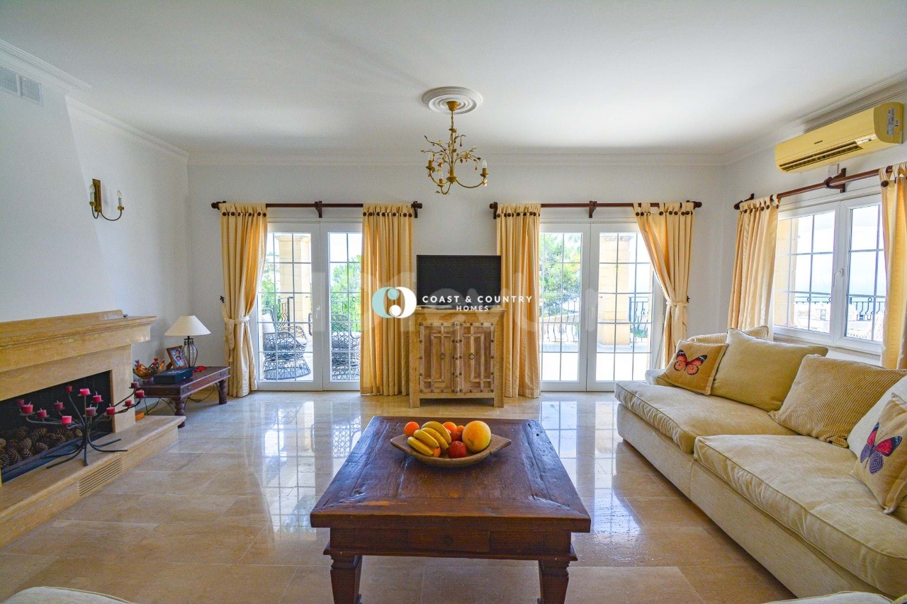 Sole agency * Exquisite 3 Bedroom Villa with Private Swimming Pool in Esentepe