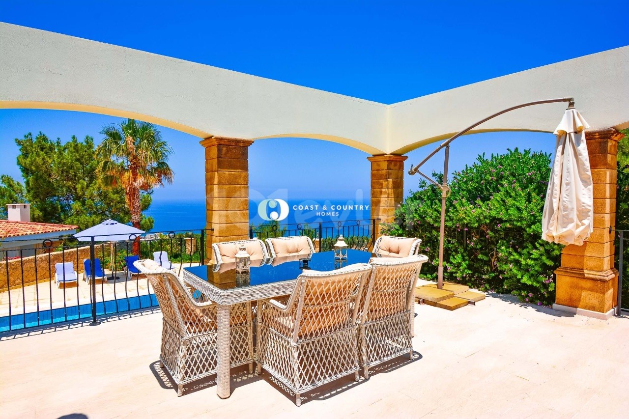 Sole agency * Exquisite 3 Bedroom Villa with Private Swimming Pool in Esentepe