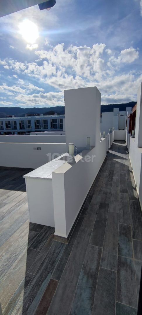 **FULLY FURNISHED STUDIO PENTHOUSE FOR SALE IN ESENTEPE**