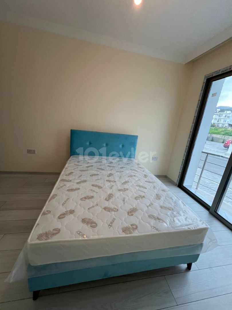 **ALSANCAK'TA SIFIR BİNA YENİ EŞYALI KİRALIK 2+1 DAİRE** 