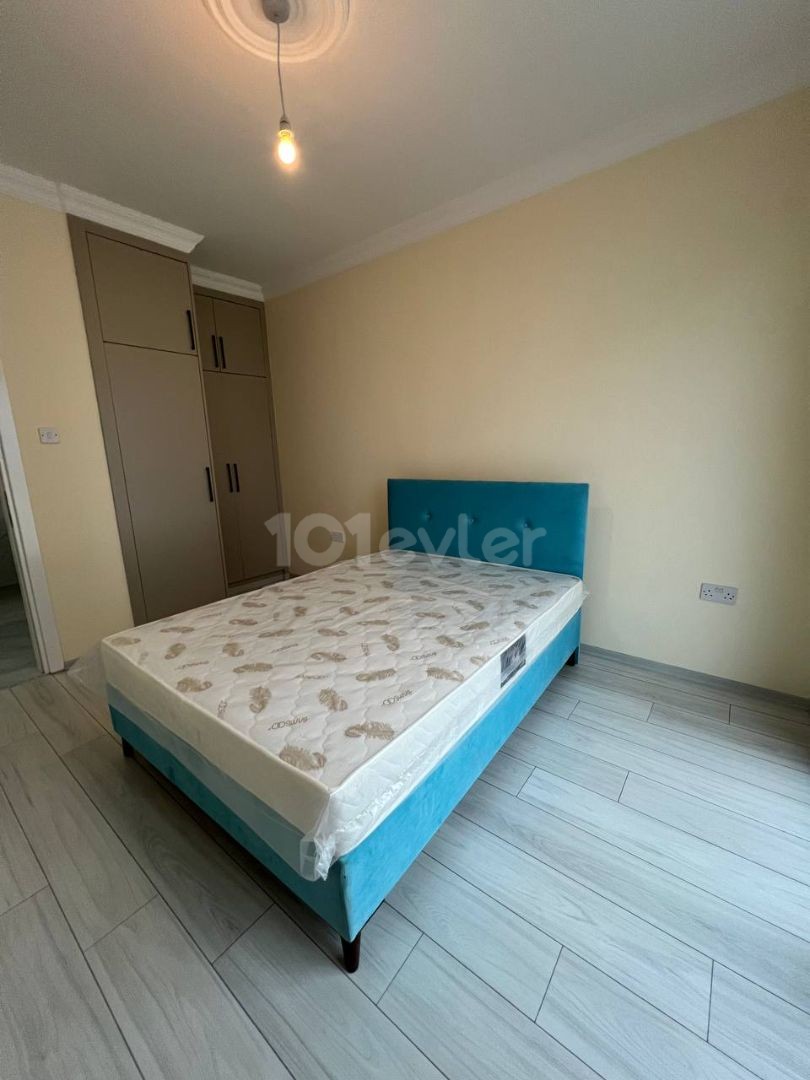 **ALSANCAK'TA SIFIR BİNA YENİ EŞYALI KİRALIK 2+1 DAİRE** 