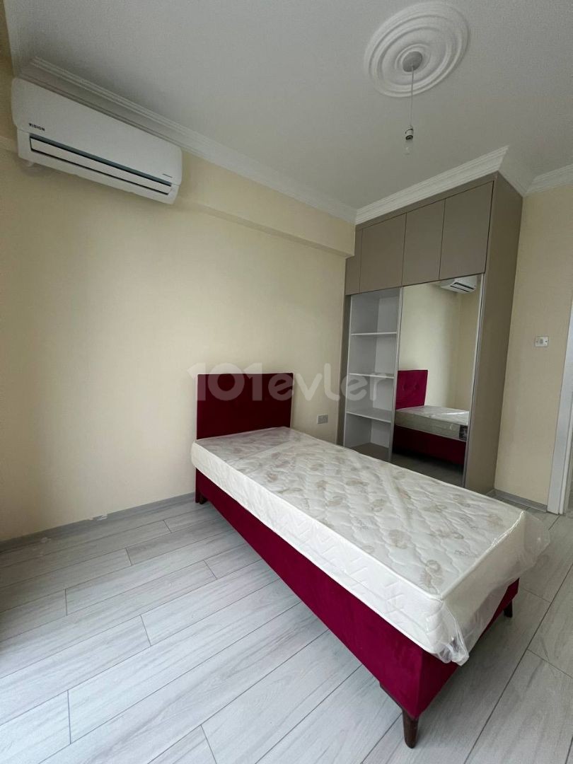 **ALSANCAK'TA SIFIR BİNA YENİ EŞYALI KİRALIK 2+1 DAİRE** 