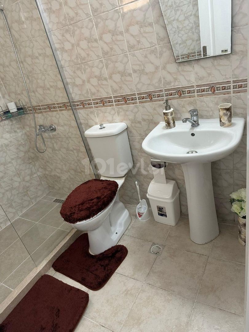 Flat To Rent in Yukarı Girne, Kyrenia