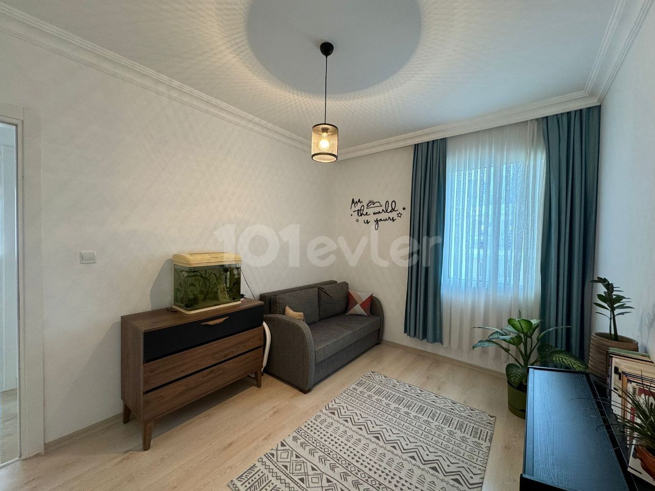 ***FULLY FURNISHED 3 BEDROOM FLAT FOR SALE IN ALSANCAK WITH POOL, WALKING DISTANCE TO THE BEACH, MARKETS AND SCHOOLS***