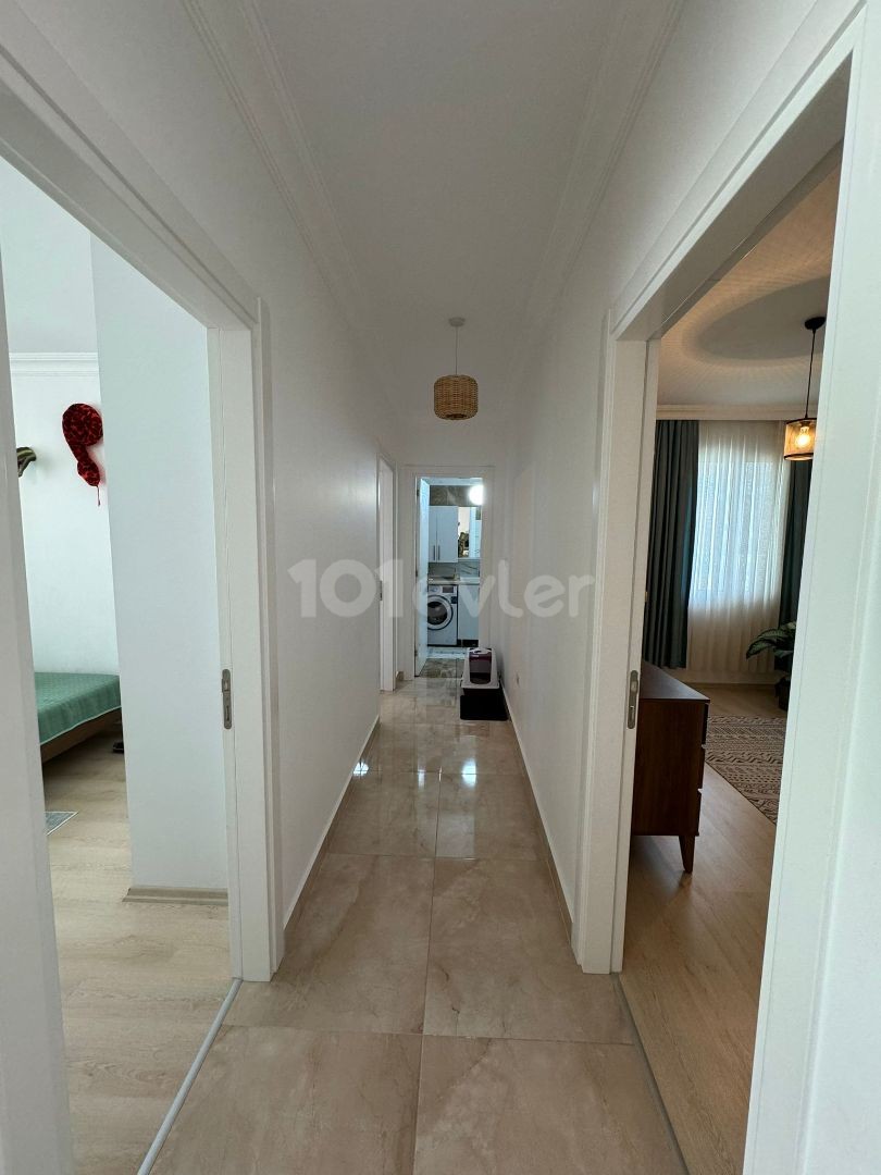 ***FULLY FURNISHED 3 BEDROOM FLAT FOR SALE IN ALSANCAK WITH POOL, WALKING DISTANCE TO THE BEACH, MARKETS AND SCHOOLS***