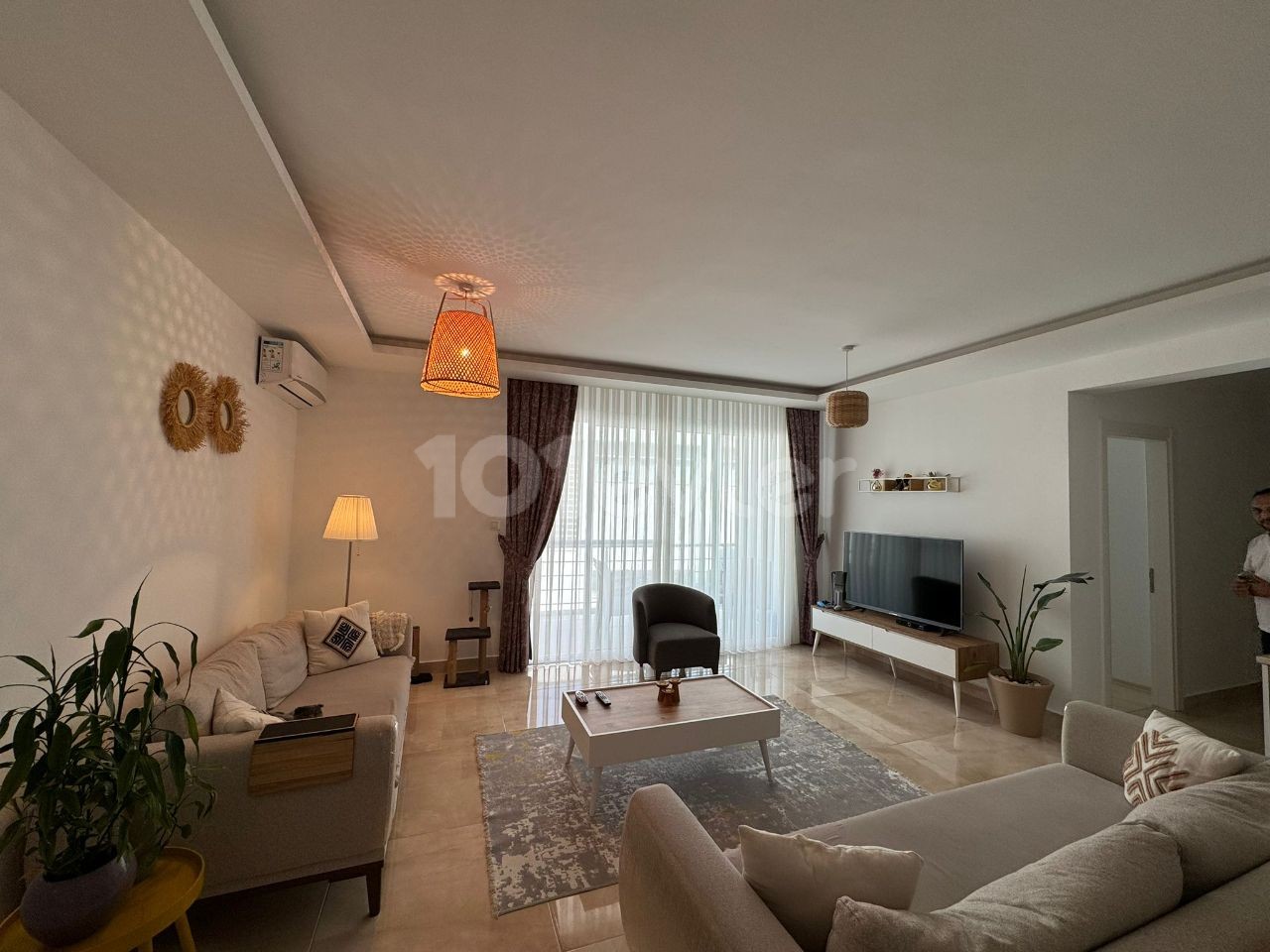 ***FULLY FURNISHED 3 BEDROOM FLAT FOR SALE IN ALSANCAK WITH POOL, WALKING DISTANCE TO THE BEACH, MARKETS AND SCHOOLS***