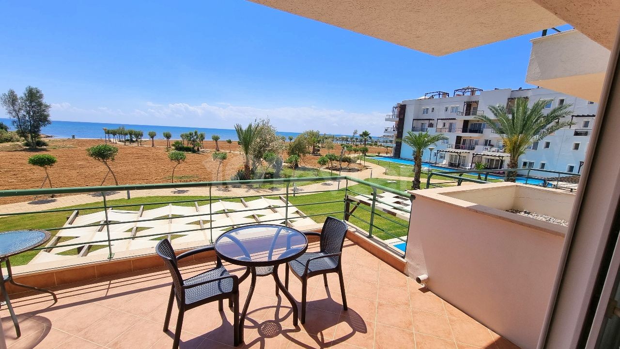 3 BEDROOM SEAFRONT LUXURY APARTMENT