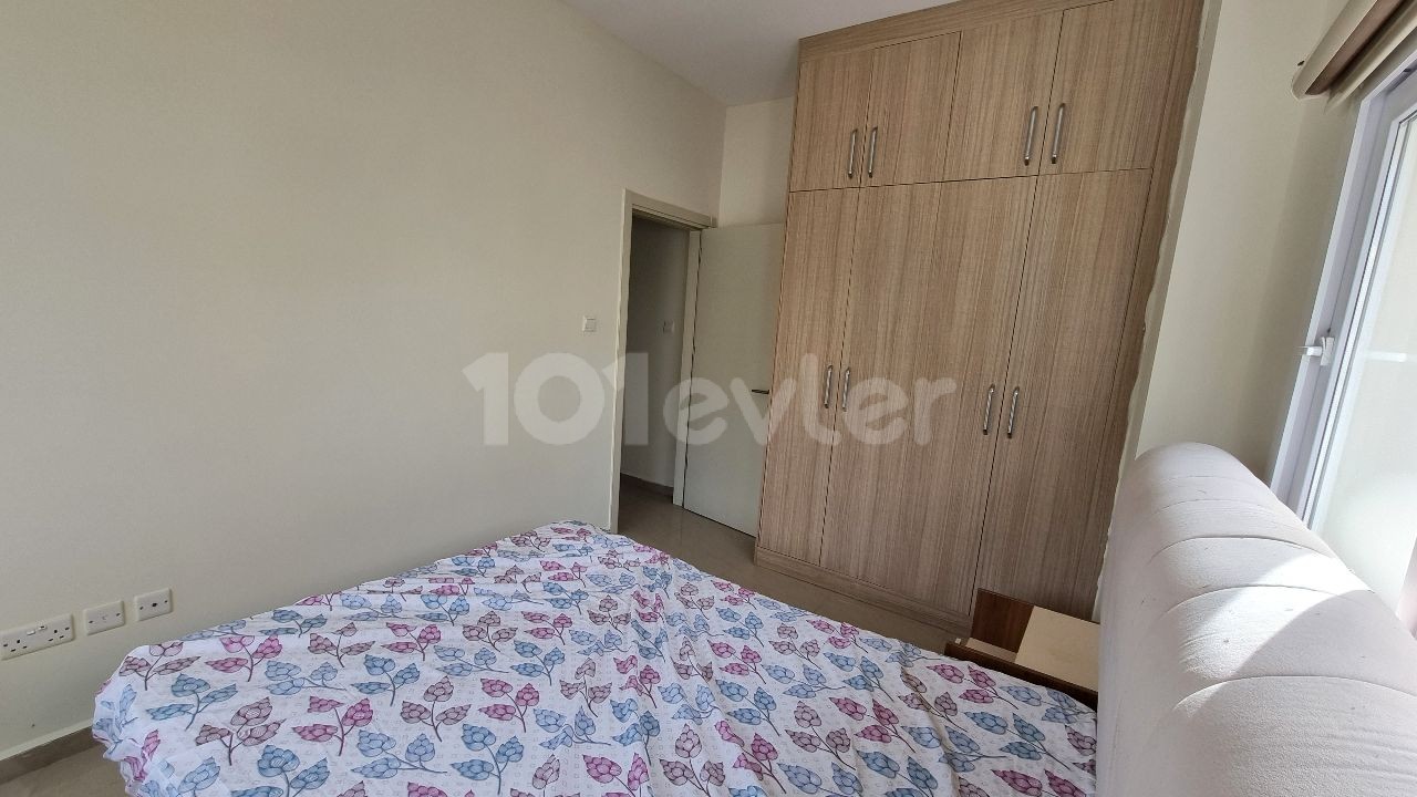 MAĞUSA MERKEZDE 140 m2, EŞYALI 3 YATAK ODALI DAİRE  