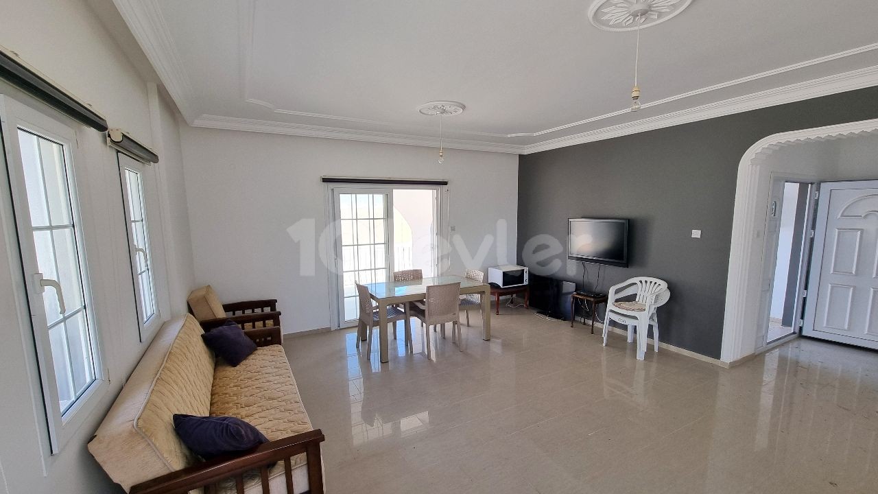 MODERN 4 BEDROOM DETACHED VILLA WITH GOOD SIZE GARDEN 