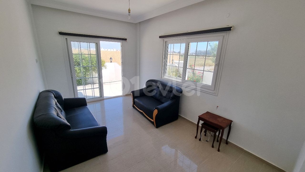 MODERN 4 BEDROOM DETACHED VILLA WITH GOOD SIZE GARDEN 