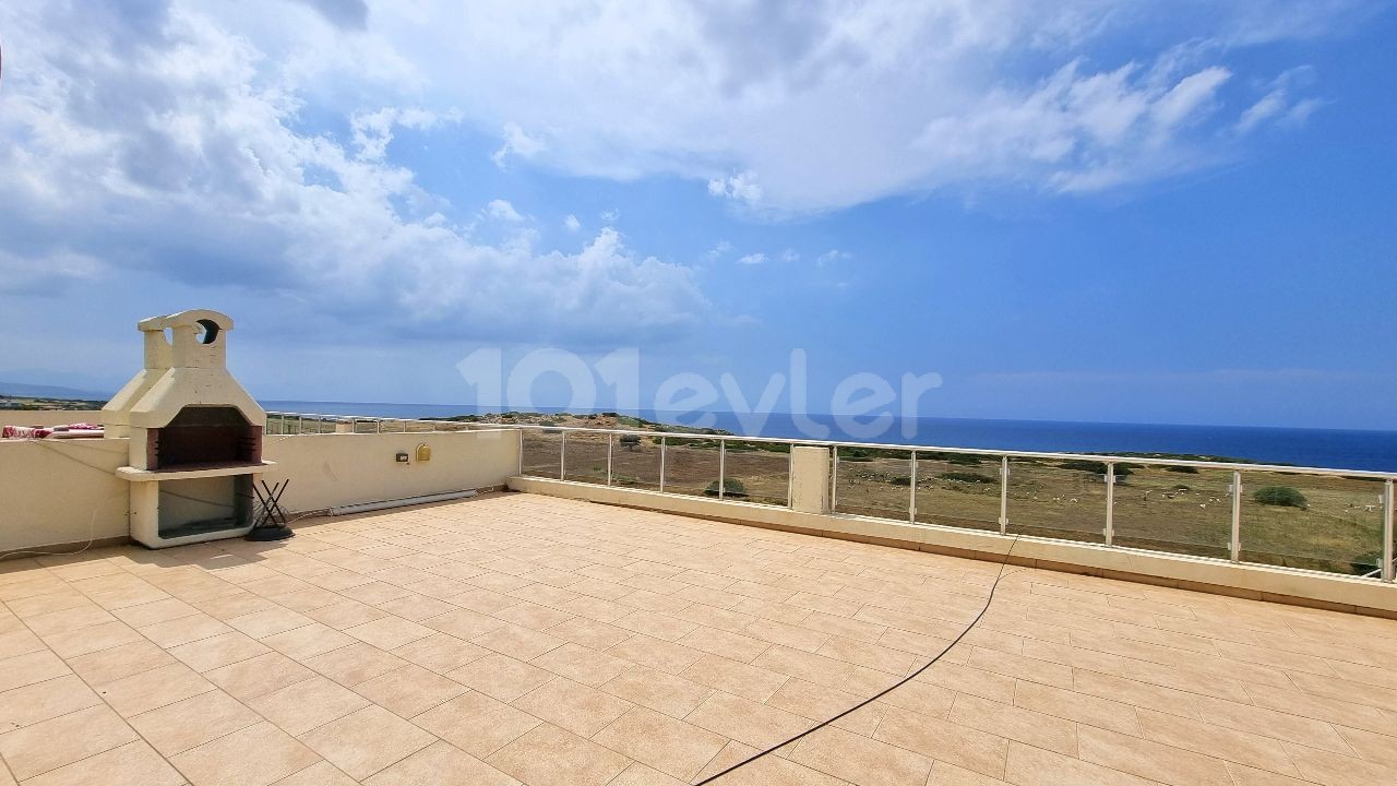 2 BEDROOM PENTHOUSE WITH PANAROMIC SEA VIEWS