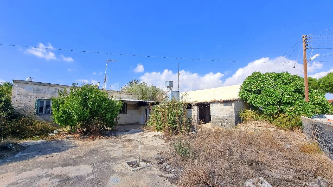 RENOVATION PROJECT, CHARMING CYPRIOT BUNGALOW ON A 823 M2 OF PLOT