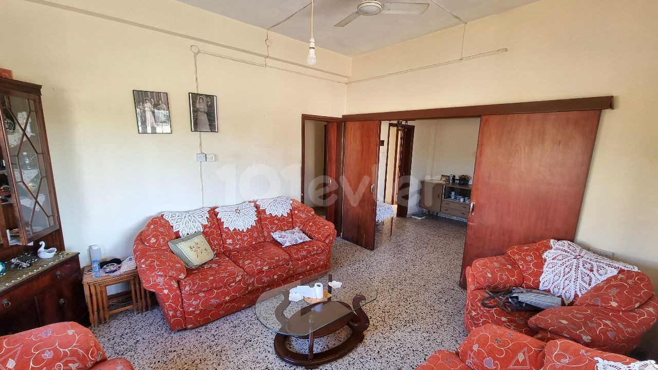 2 BEDROOM BUNGALOW ON A SPACIOUS 753 M2 OF PLOT 