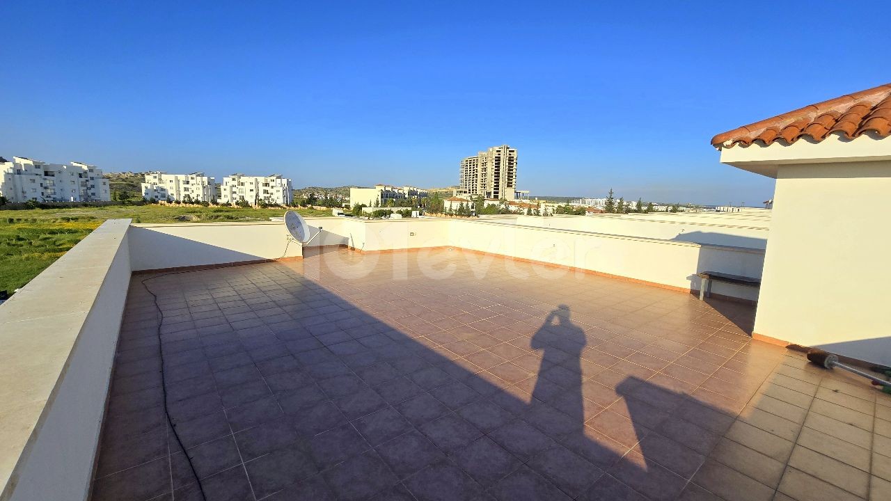 KİRALIK, EŞYALI 2 YATAK ODALI PENTHOUSE DAİRE 