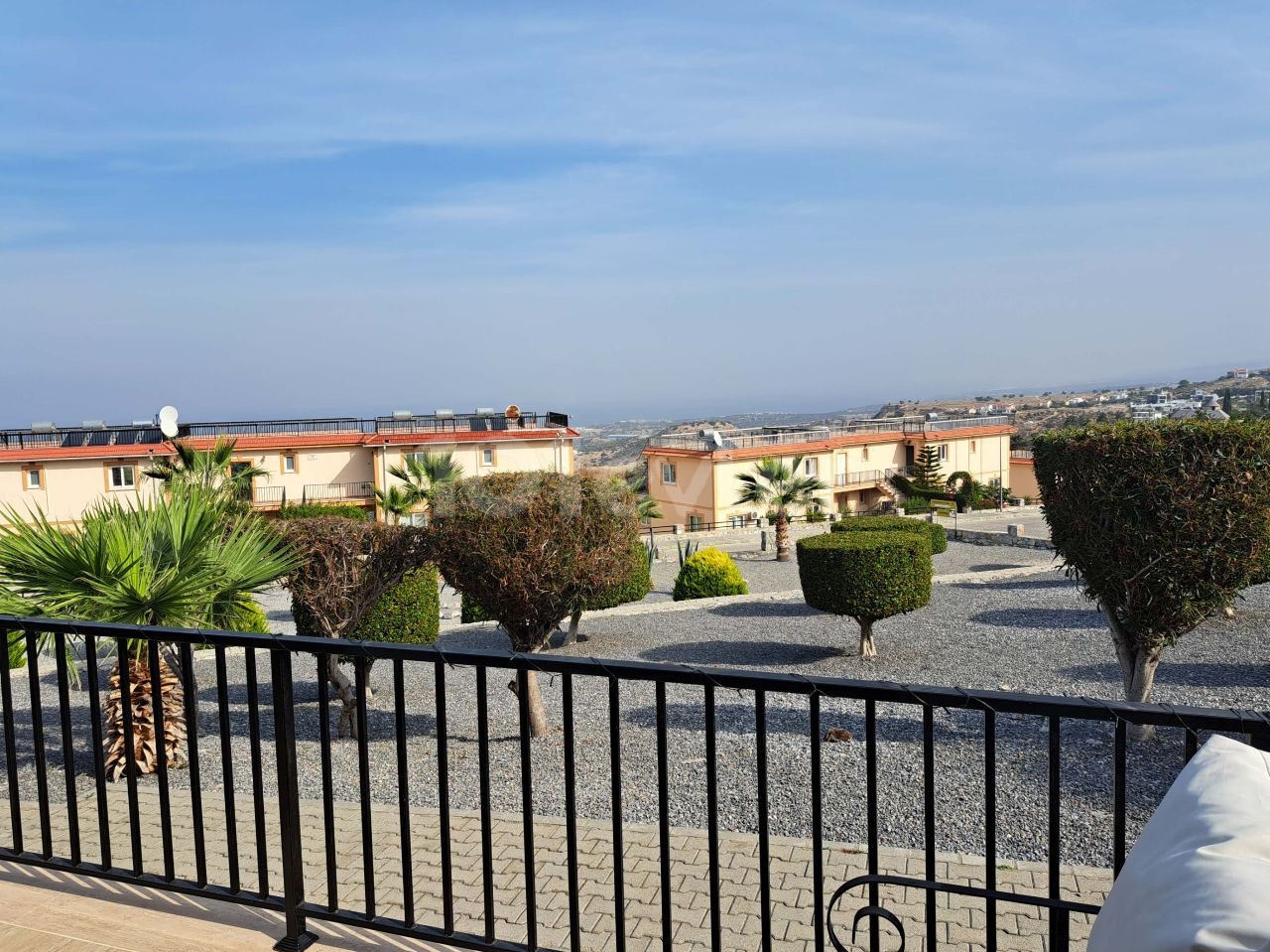 2+1 Wohnung mit Meerblick in Arapköy, Girne