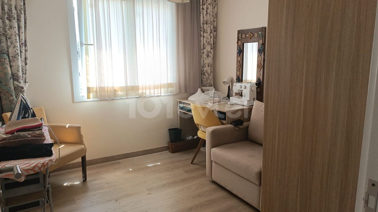 INVESTMENT FLAT IN THE CENTER OF KYRENIA