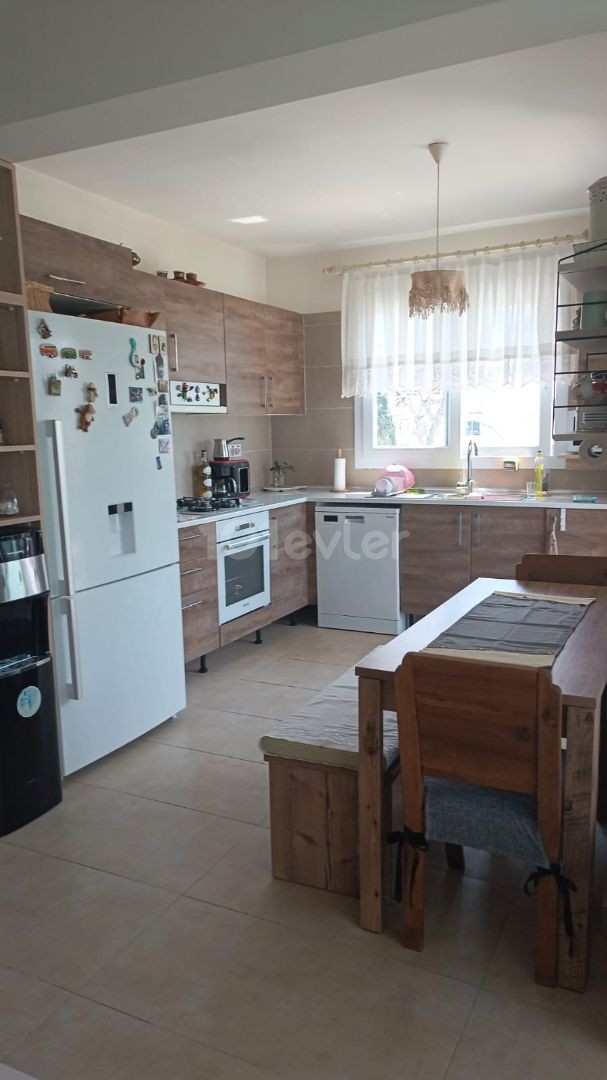 INVESTMENT FLAT IN THE CENTER OF KYRENIA