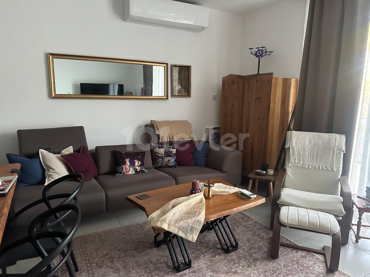 آپارتمان 2+1 برای اجاره در سایتی با منظره دریا و استخر مشترک در منطقه Karaoğlanoğlu جزیره Redstone
